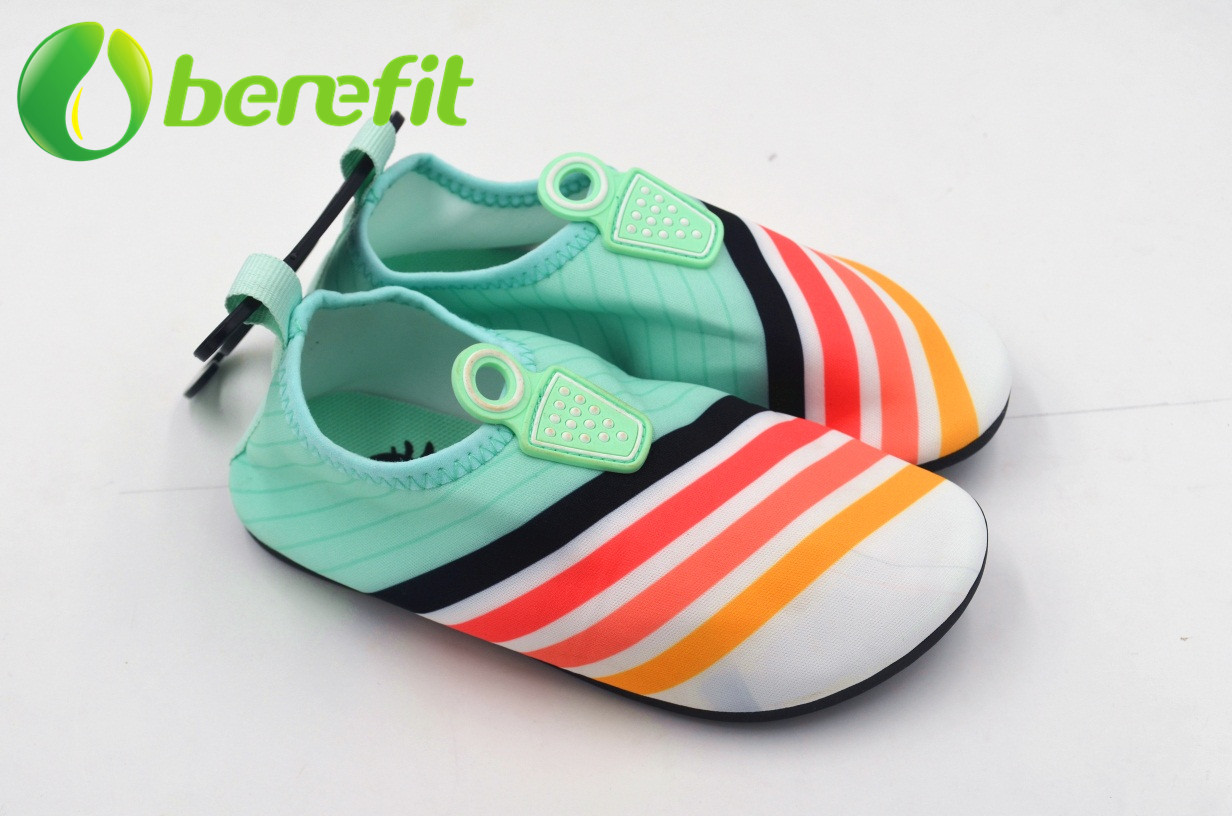 Zapatos de agua para mujeres y niños Zapatos de agua con parte superior elástica de sublimación