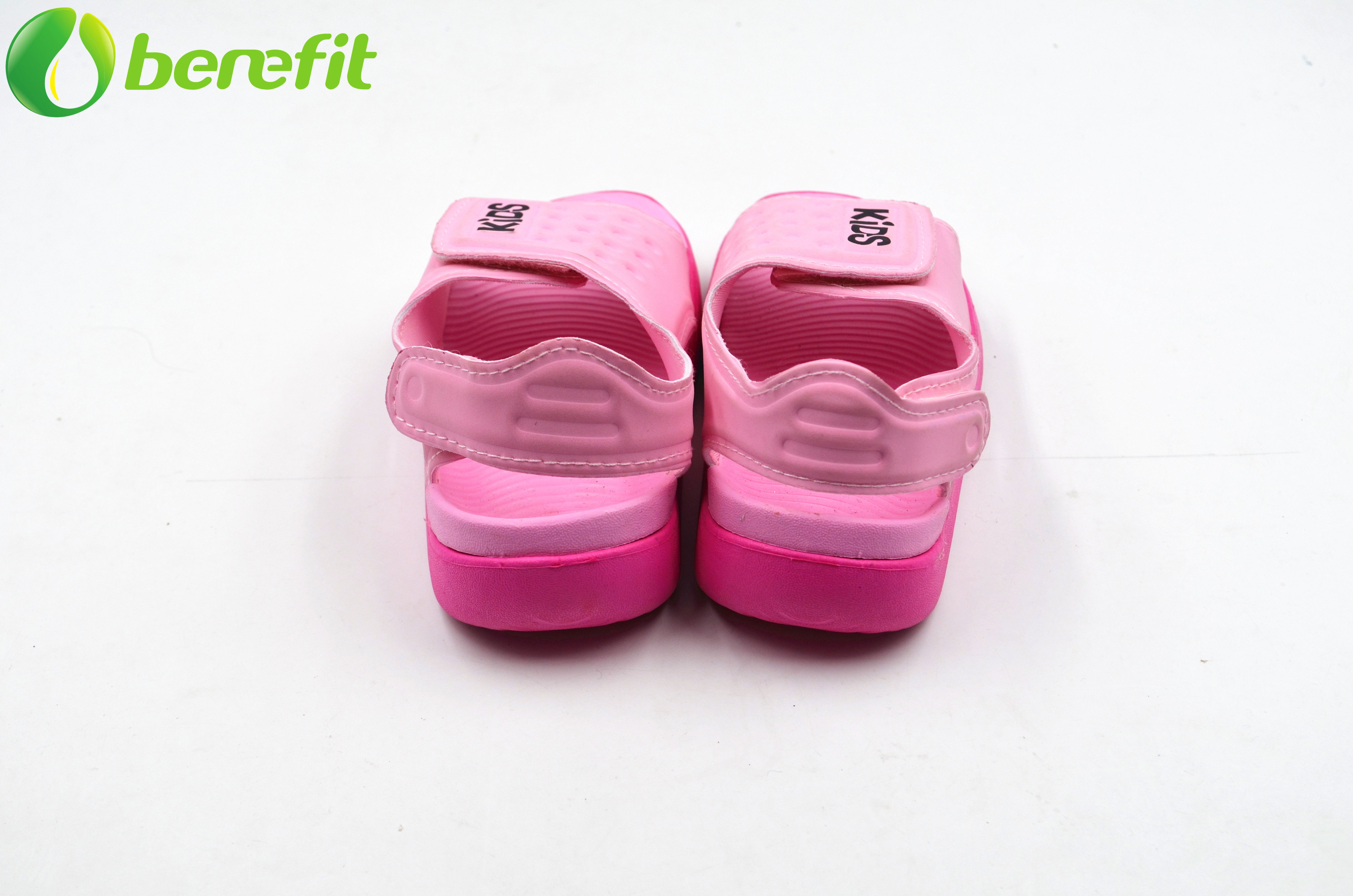 Sandalia de EVA superior de PU de nuevo diseño de niña rosa para niños pequeños