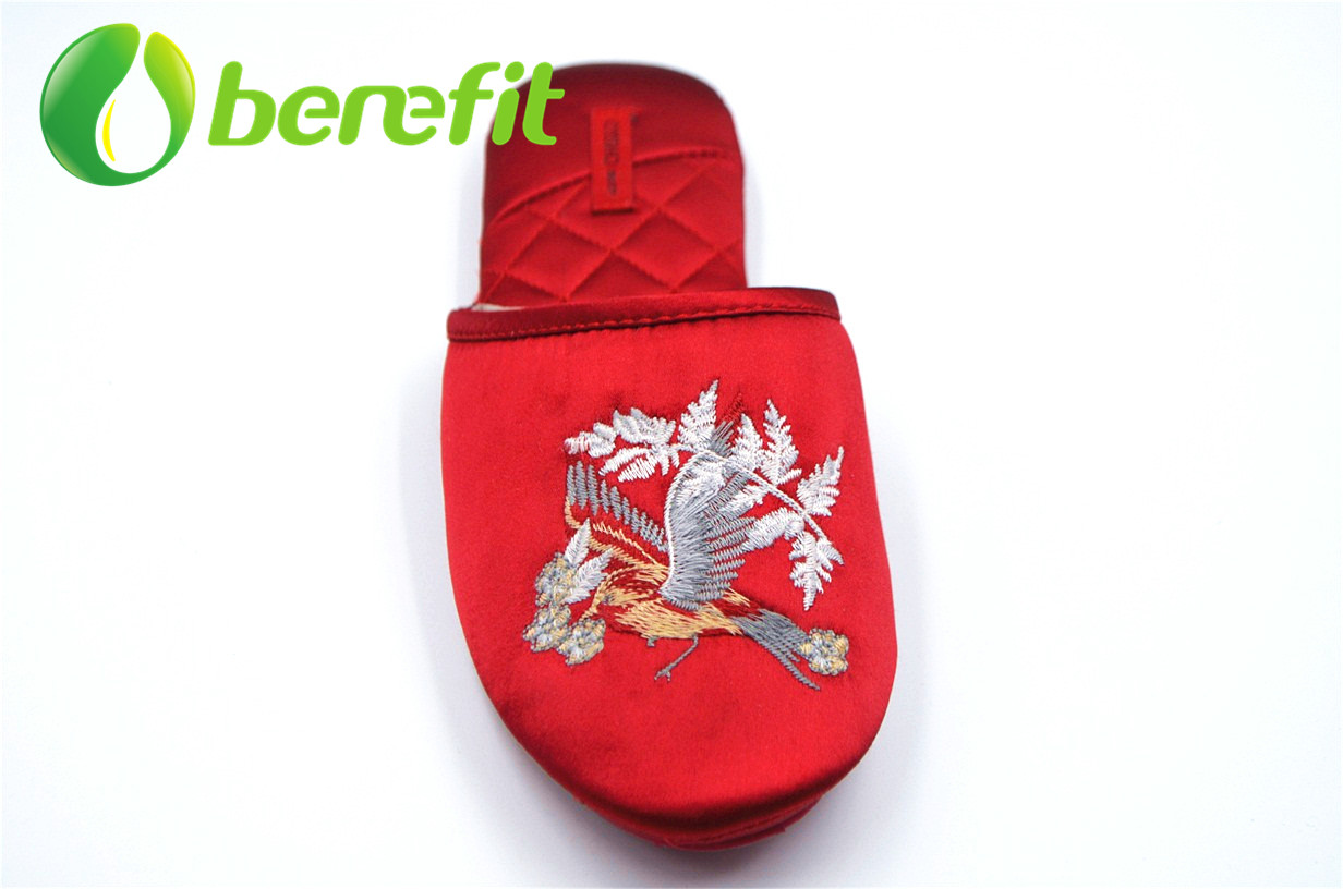 Pantuflas Mujer con Decoración Bordado Tradicional Chino y Clásico Satén Rojo